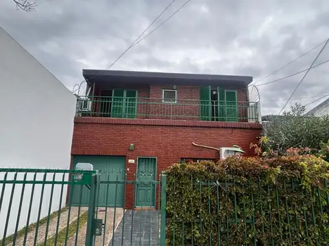 Depto Tipo Casa en Alquiler de 2 dormitorios