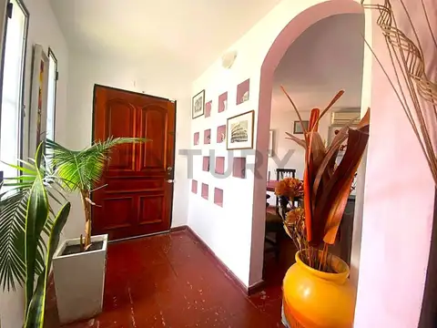Casa 7 ambientes con 3 baños