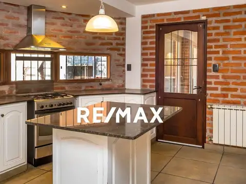 CASA VENTA ALTO LA LOMA CON QUINCHO 4 DORMITORIOS