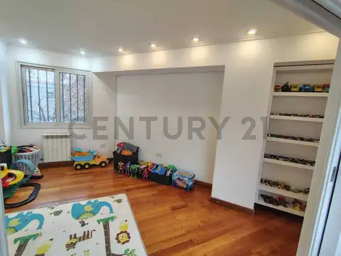 Francia 260 100, Piso 0