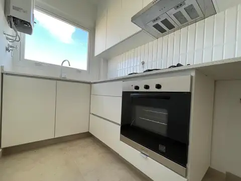 Piso alto l reciclado l vista abierta l buena distribución