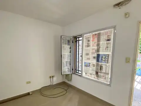 Depto Tipo Casa en Alquiler con 1 cocheras
