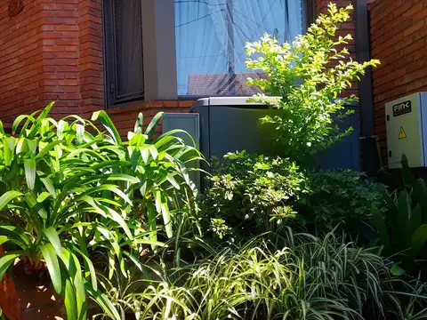 Casa 6 ambientes con 4 baños