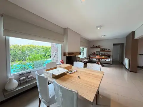 Casa en Alquiler en Funes, USD 3.500