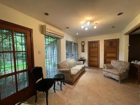 Casa 5 ambientes con 1 baño