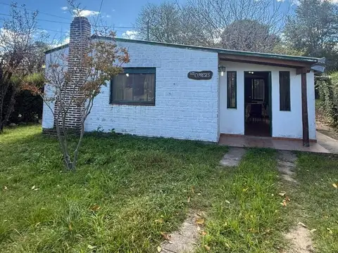 CASA EN ESQUINA CON HERMOSO LOTE EN MINA CLAVERO