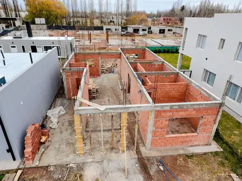 Casa en Venta en Plottier, USD 240.000
