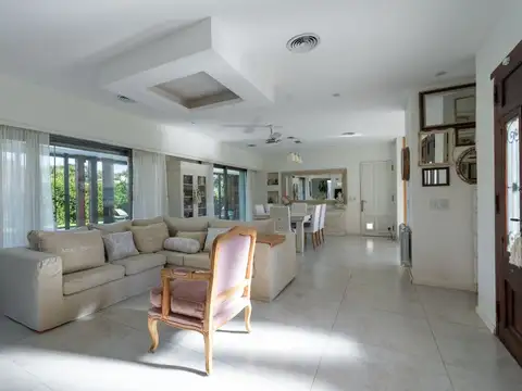 CASA EN VENTA CAMPOS DE ESTHER 3 DORMITORIOS