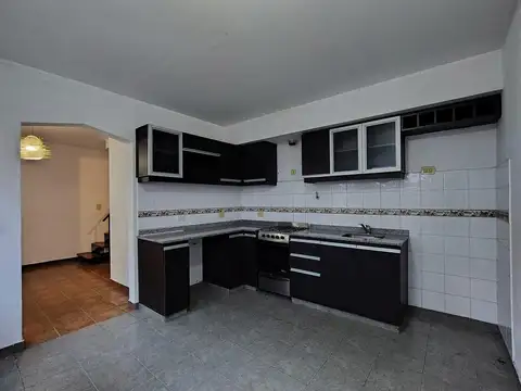 Depto Tipo Casa en Alquiler de 2 dormitorios