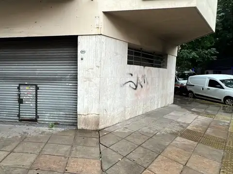 LOCAL VENTA FLORES EN ESQUINA