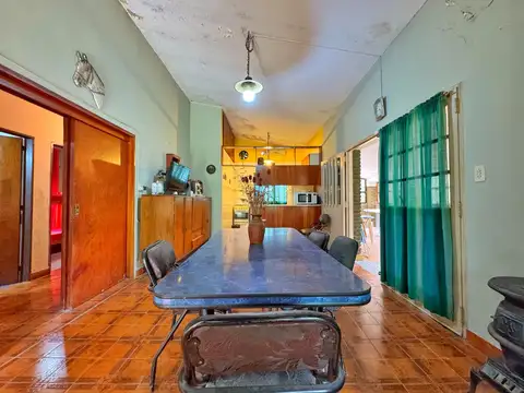 Casa en Venta con 3 cocheras