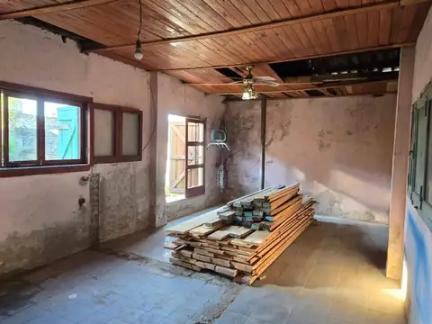 Casa 4 ambientes con 2 baños
