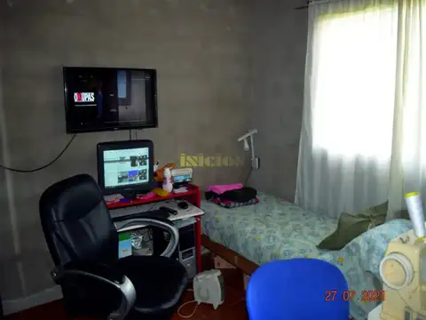 Casa 3 ambientes con 1 baño