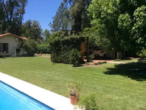 Venta de imponente quinta en la Reja Moreno!