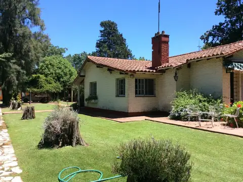 Venta de imponente quinta en la Reja Moreno!