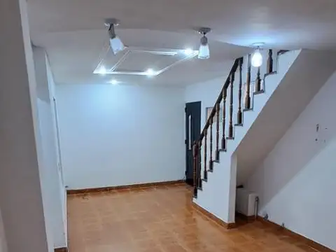 Depto Tipo Casa en Venta de 3 dormitorios