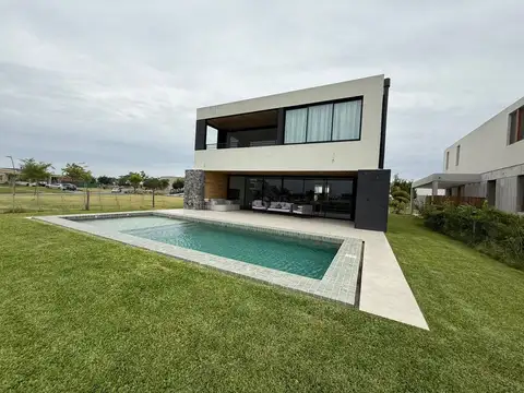 Casa en Alquiler Temporal de 5 dormitorios