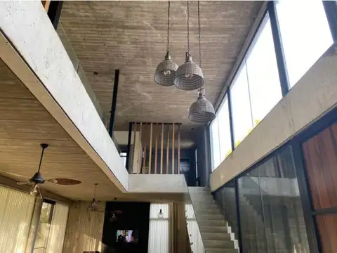 VENTA CASA 5 DORMITORIOS BARRIO PRIVADO PUERTO PARAISO