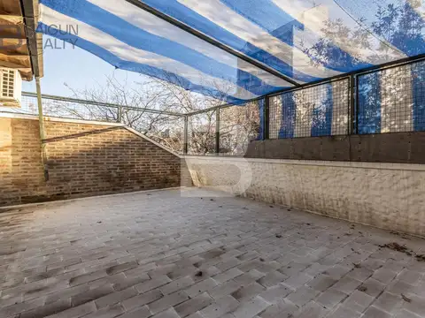 Venta Casa de 6 ambientes con cochera, patio y terraza en Colegiales