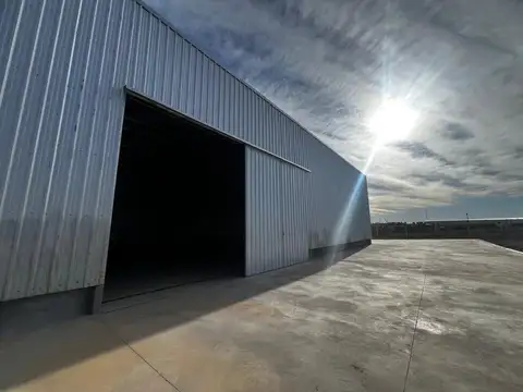 Alquiler galpón c/oficina en una hectarea, Parque Industrial Añelo