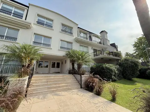 Divino y luminoso departamento en alquiler con cochera y amenities en Punta Chica.