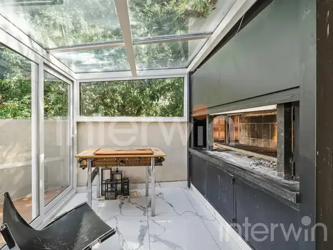 Casa en Alquiler con 1 cochera