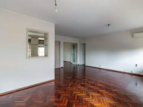 Apartamento en venta c/ cochera en Punta Carretas
