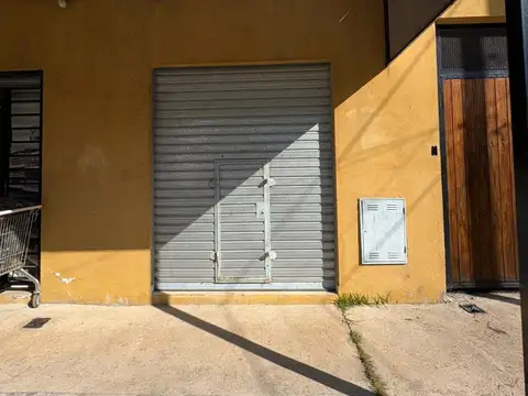 Local en Alquiler en Altos de Los Cardale, $ 500.000