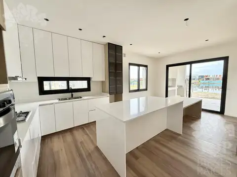 Casa al agua en venta en Santa Ana - Villanueva