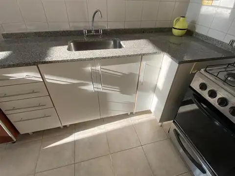 ALQUILER Departamento Monoambiente, al frente