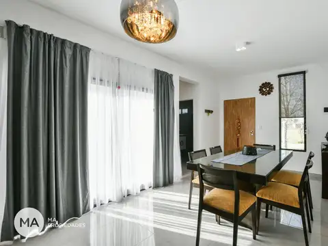 Casa en Venta en Roldan, San Lorenzo