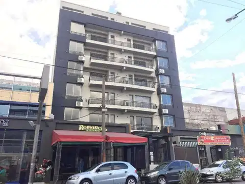 Departamento en Alquiler de 3 ambientes al contrafrente en Quilmes Oeste