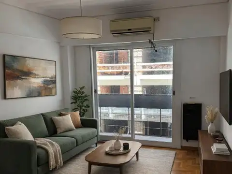 Luminoso 2 Ambientes con Cochera Fija Cubierta | Reciclado