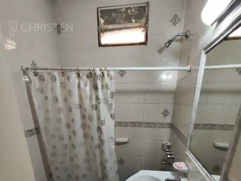 Venta de Casa con dos habitaciones y patio zona Club Unión