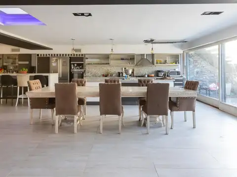 Casa en Alquiler en Versalles, USD 10.000