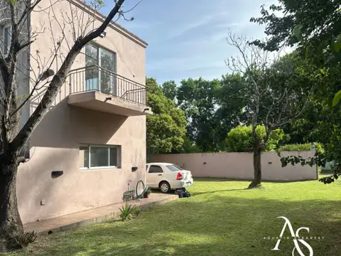 Casa 5 ambientes con 3 baños