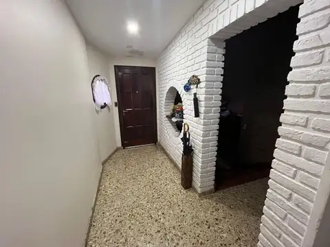 Casa 6 ambientes con 1 baño