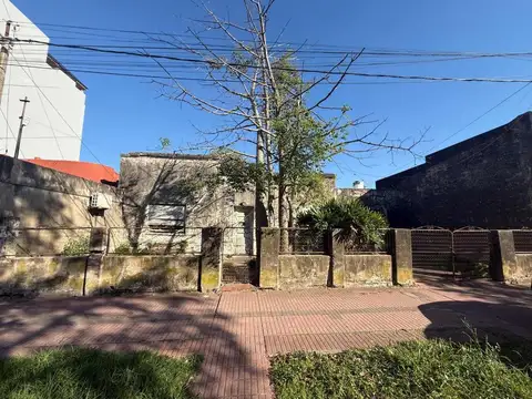 Av. Hipólito Yrigoyen 900