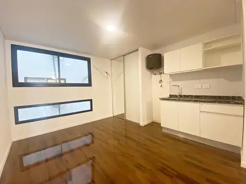 Depto 2 amb con balcón en venta Monserrat