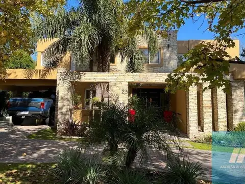 Venta casa B° Cdo Los Berros I, Bella Vista