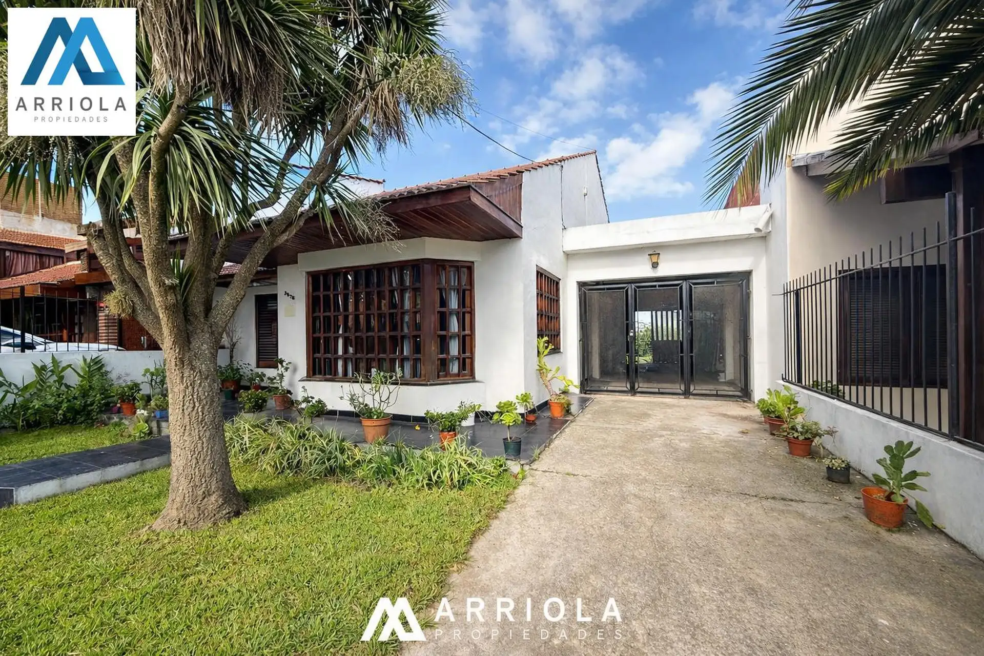LA FLORIDA. Casa 4 amb. en lote 10 x 34