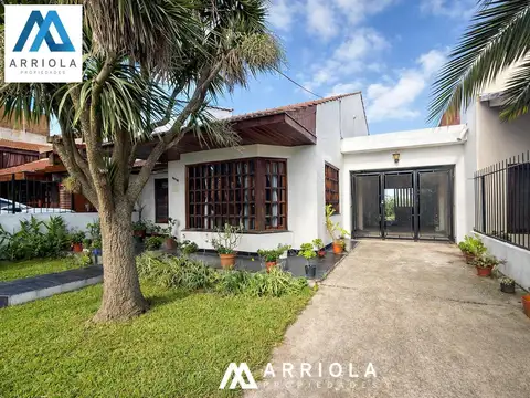 LA FLORIDA. Casa 4 amb. en lote 10 x 34