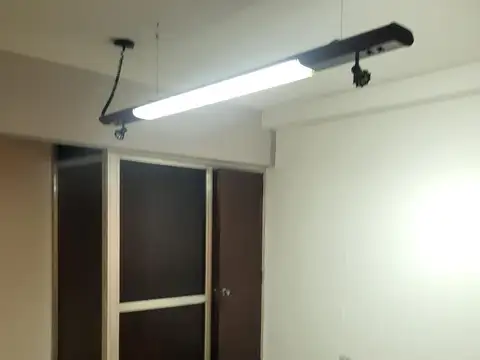 Oficina en Alquiler con 1 cochera