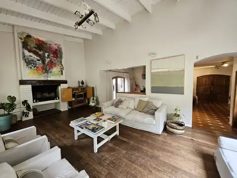 Casa en Avenida José María Eguía Zanón 9755