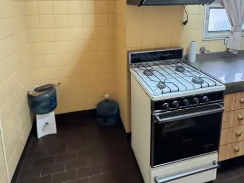 Departamento 3 ambientes amplios con balcón 