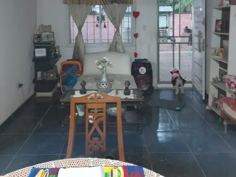Casa en Venta con 4 cocheras