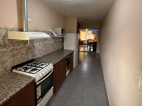 Casa 4 ambientes con 1 baño