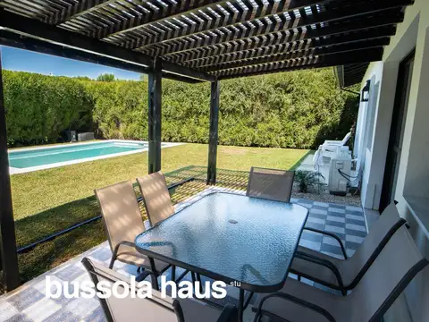 Casa en venta de 5 ambientes en una planta con pileta en Cantón Escobar