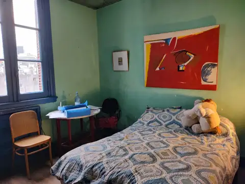 VENDO DEPARTAMENTO 3 AMBIENTES CON DEPENDENCIA EN MICROCENTRO. A REFACCIONAR