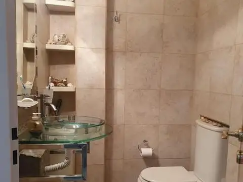 Casa 5 ambientes con 3 baños